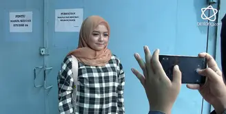 Tika Ramlan mantan personil T2 dibanjiri job program religius.