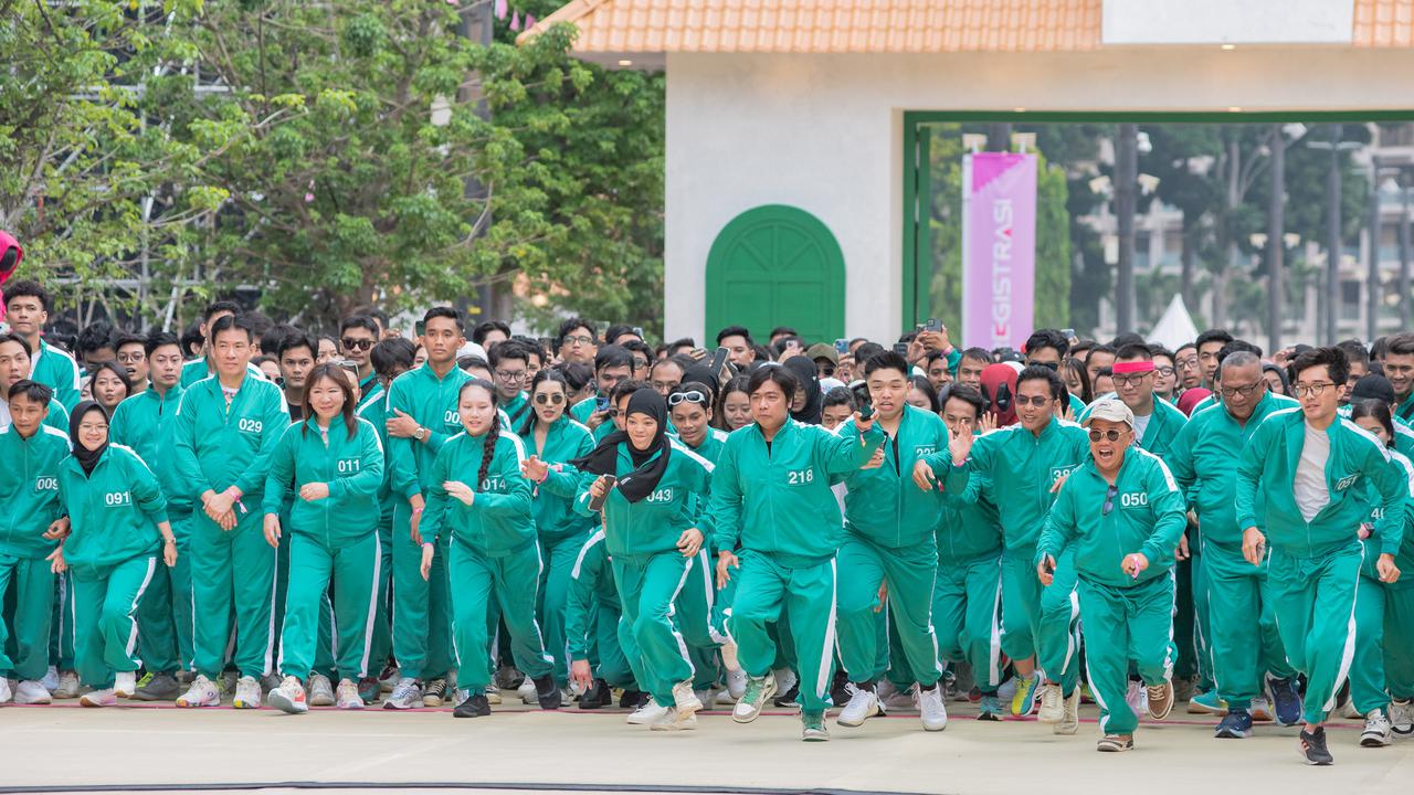 Lebih dari 900 Penggemar 'SQUID GAME' Bermain Red Light Green Light di GBK bersama Para Atlet Terbaik Indonesia