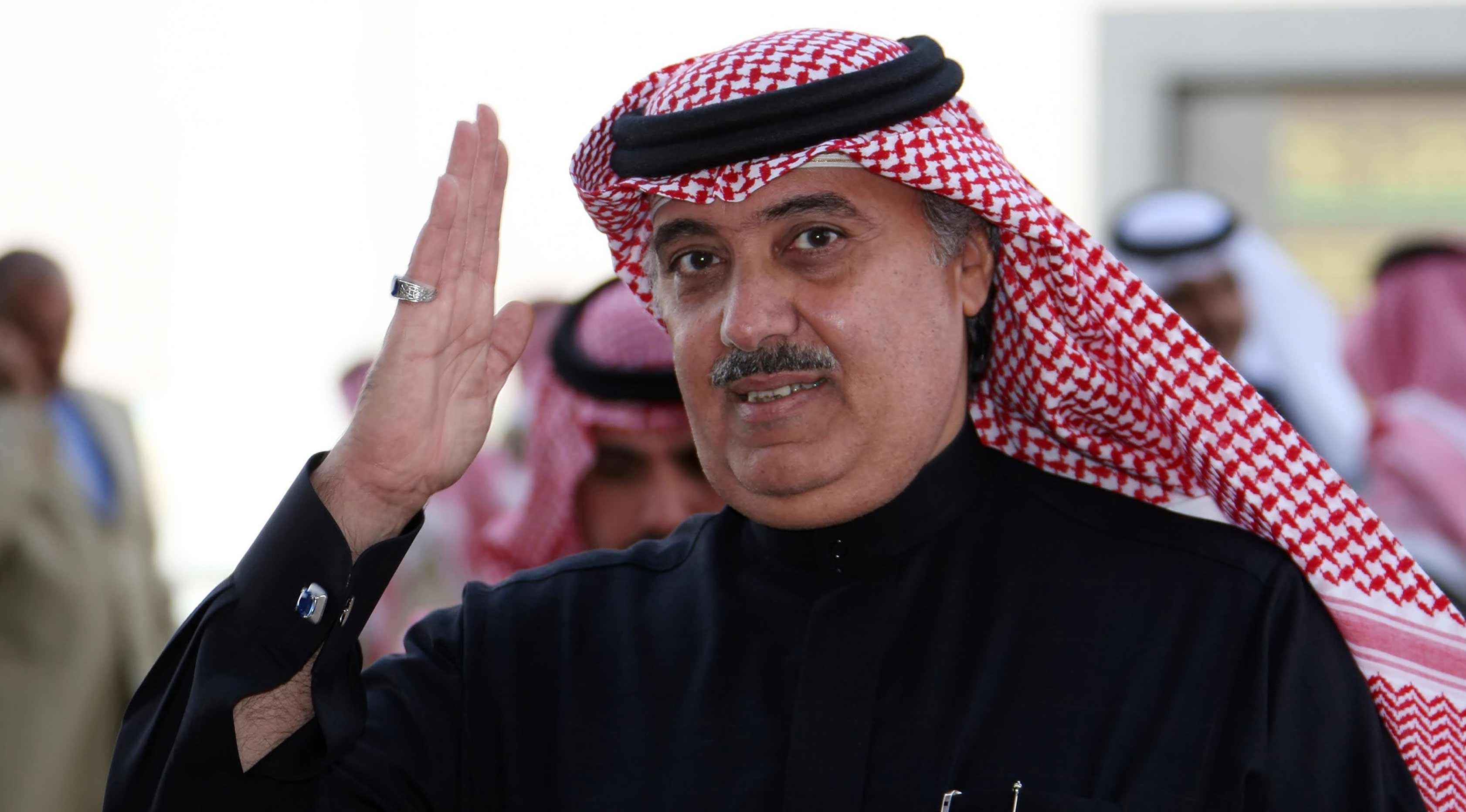 Pangeran Miteb bin Abdul Aziz saat berada di Janadriyah di Saudi, Riyadh pada 15 Februari 2008. Pangeran Miteb yang juga Menteri Garda Nasional ditangkap Komite Anti-Korupsi Saudi atas dugaan korupsi pengadaan Walkie-Talkie. (AFP Photo/Hassan Ammar)