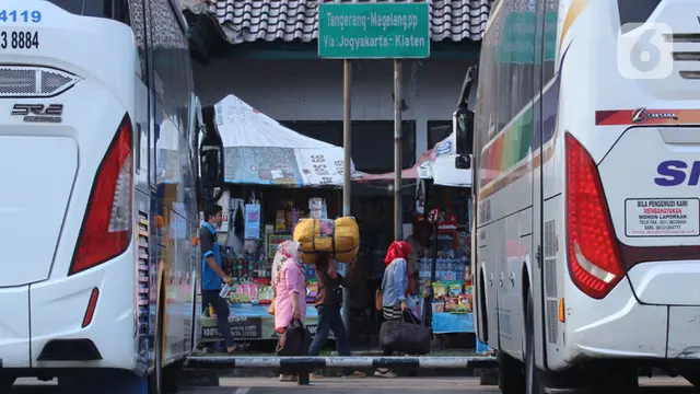 Suasana Terminal Poris Plawad Tangerang Jelang Pelarangan Mudik Lebaran