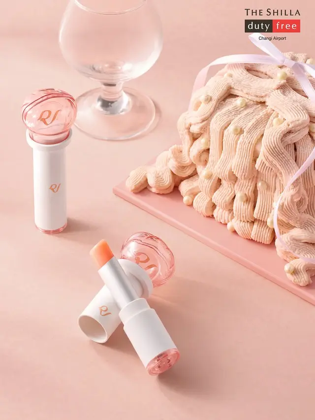 Ketika Lightstick Jadi Lip Balm, Inovasi Kecantikan Terbaru yang Terinspirasi Dunia K-Pop