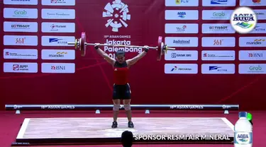 Atlet angkat besi, Sri Wahyuni, saat berlaga pada Asian Games di JIExpo, Jakarta, Senin, (20/8/2018). Sri Wahyuni menyumbang medali perak dengan total angkatan 195 kg.