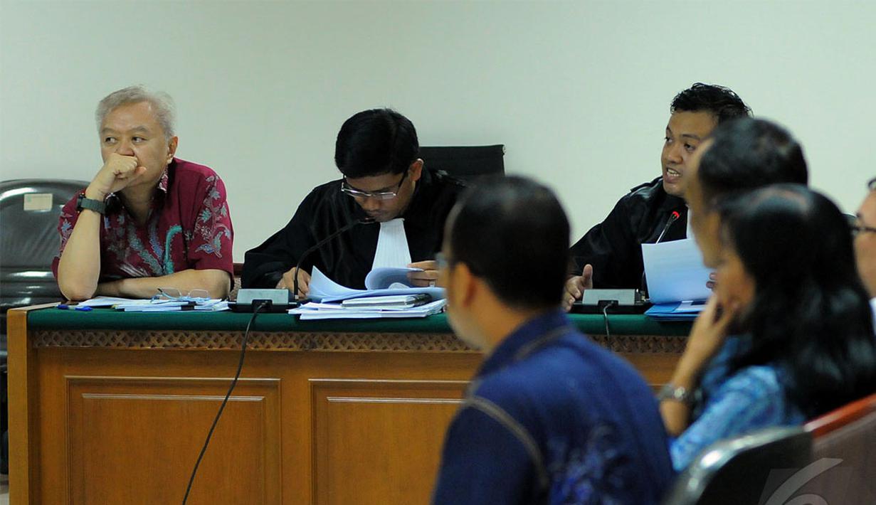 Anggoro Widjojo terlihat menatap dengan tatapan kosong saat menjalani sidang di Pengadilan Tipikor, Rabu (21/05/2014) (Liputan6.com/Faisal R Syam).