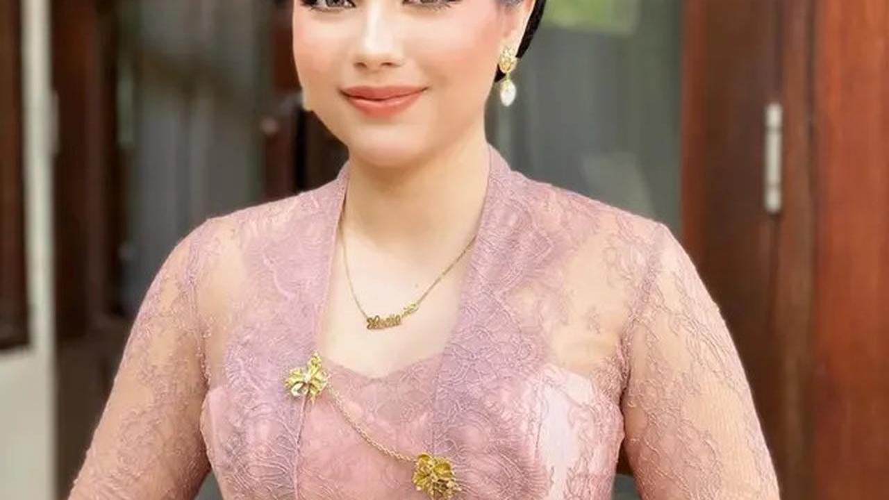 Potret Elodie Bouttier Adik Maxime, Cantik Berkebaya saat Pernikahan Luna Maya dan Sang Kakak