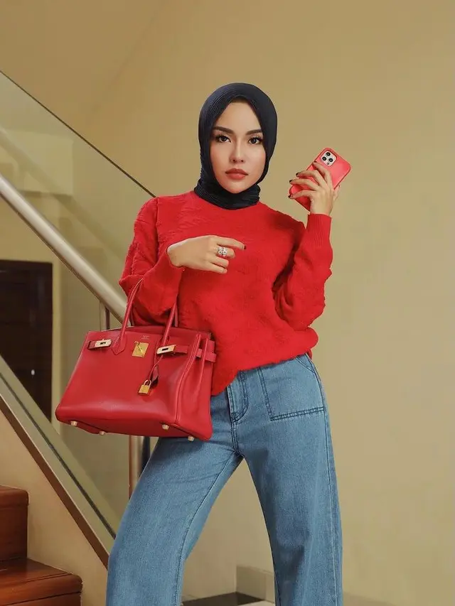 6 Potret Medina Zein Tenteng Tas Hermes Berharga Ratusan Juta Rupiah