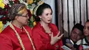 Usia kandungan Poppy Putri telah memasuki tujuh bulan. Memiliki darah Jawa, Poppy menggelar acara mitoni alias tujuh bulanan untuk buah hati yang masih dalam kandungan. Acara berlangsung dikediamannya di Minggu (16/7). (Deki Prayoga/Bintang.com)
