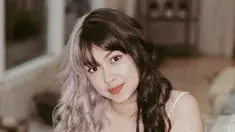 Pemeran sinetron Mermaid in Love 2 Dunia ini memang kerap bereksperimen untuk mempunyai gaya rambut yang kekinian. Salah satunya cat rambut yang selalu dikombinasikan dengan warna ganda atau teknik cat rambut two tone. (Liputan6.com/IG/@rklopperr).