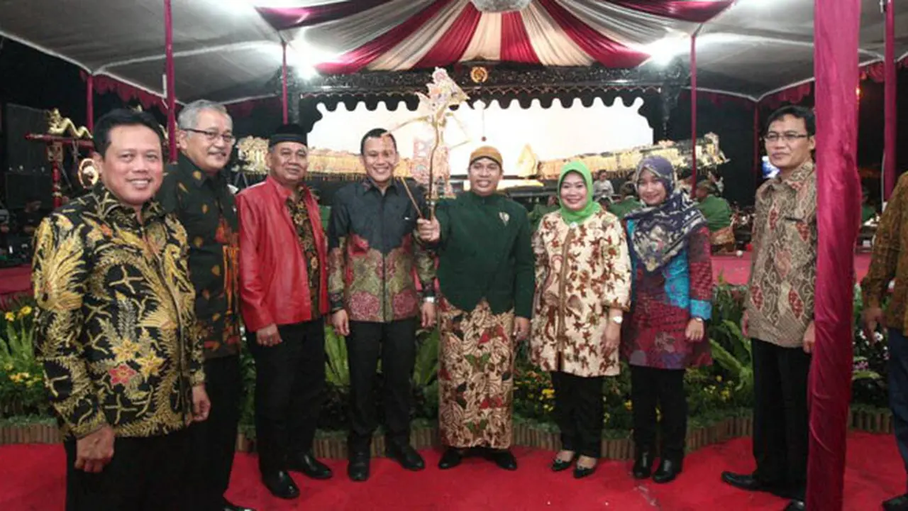 MPR Sosialisasi Empat Pilar Melalui Pagelaran Wayang Kulit