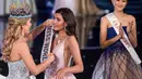 Selain itu, patut dibanggakan juga dua pemenang lainnya yaitu Miss Republika Dominika yang menempati posisi sebagai runner-up pertama, dan Natasha Mannuela, Miss Indonesia, sebagai runner-up ke-2 Miss World 2016. (AFP/Bintang.com)