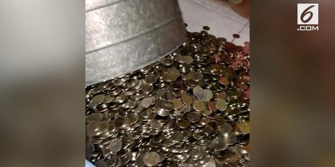 VIDEO:  Emak-Emak Dapat Puluhan Juta dari Uang Koin