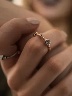 Ilustrasi Perhiasan Emas (credit: cosmin1189/freepik)