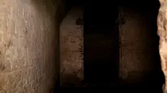 Benteng Pendem adalah salah satu saksi bisu kejayaan Belanda yang kala itu menjajah tanah air.Benteng seluas 10,5 hektar dibangun pada masa pemerintahan kolonial Belanda di tahun 1861 dan berlokasi mendekati pelabuhan