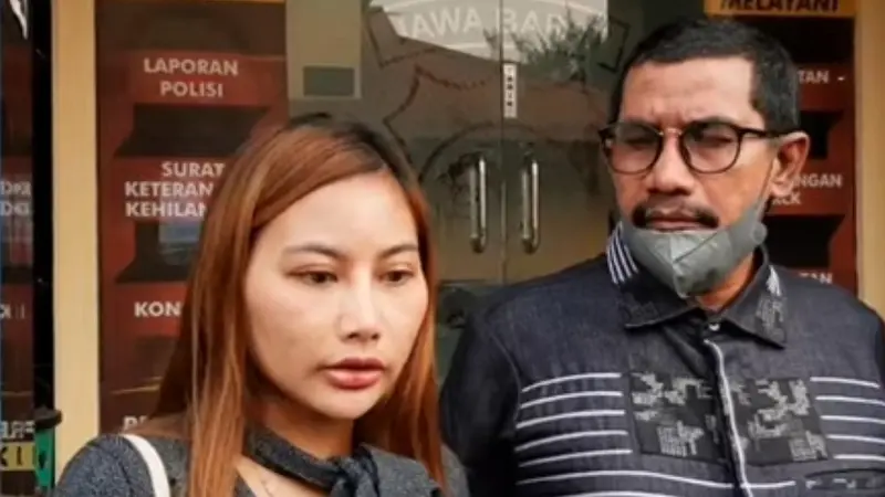 Siska Khair mantan pacar Kevin Hillers melapor balik ke Polres Bogor