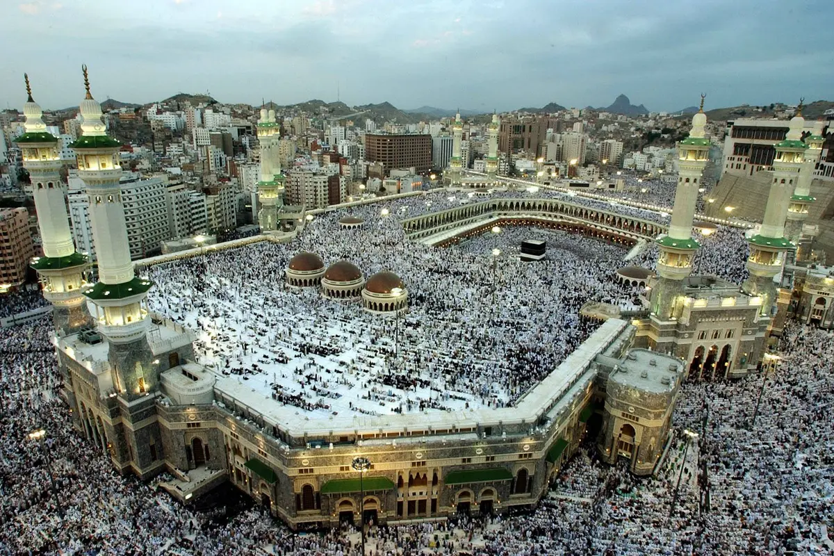 Di Balik Megahnya Masjidil Haram, Jangan Lupakan Jasa-jasa Mereka