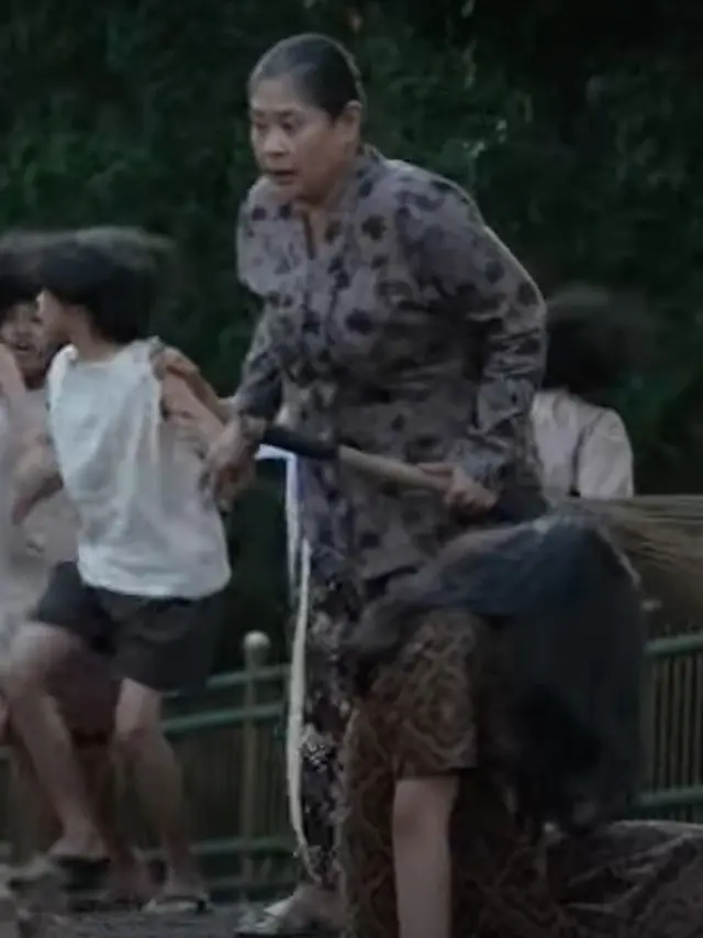 Ivonne Dehler sebagai Mbok Sum dalam film Sumala. (Foto: Dok. Hitmaker Studios)