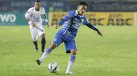 Samsul Arif saat membela Persib Bandung di Torabika Bhayangkara Cup 2016. (30/3/2016).  (Bola.com/NIcklas Hanoatubun)