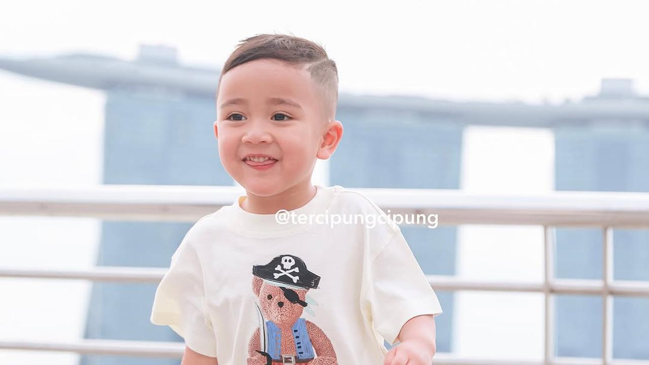 5 Potret Terbaru Rayyanza dengan Gaya Anak Skena, Senggol Dong!