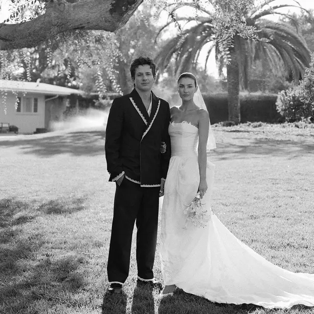 Charlie Puth menikahi Brooke Sansone setelah pacaran dua tahun. (Dok: IG @charlieputh https://www.instagram.com/charlieputh/)