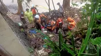 Bau Tak Wajar di Sungai Jadi Petunjuk, Tim SAR Denpasar Akhirnya Temukan Korban Banjir ke-18