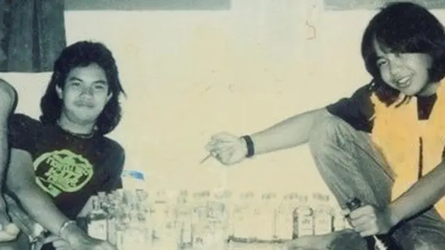 Bersahabat Sejak SMA, Ini 6 Potret Lawas Kebersamaan Ari Lasso dan Ahmad Dhani