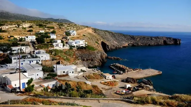 Pulau Antikythera (sumber: greececitydaily)