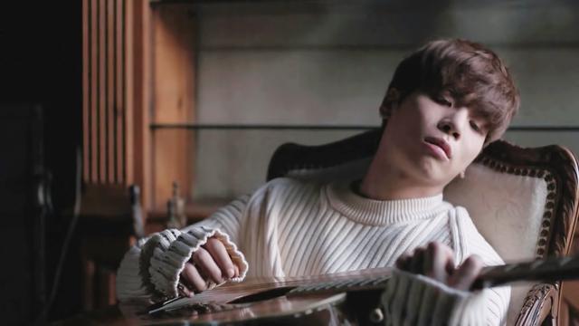 Selalu Di Hati, Gaya Jonghyun SHINee yang Susah Dilupain Cewek