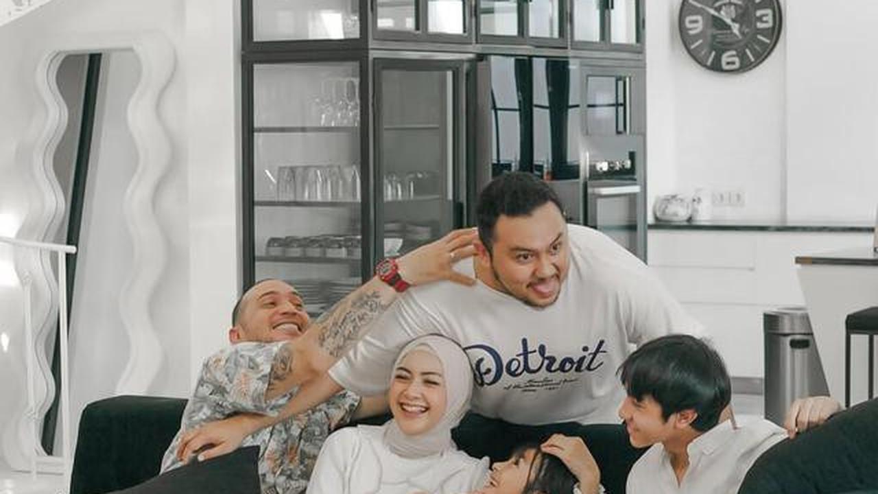 Gary Iskak Meninggal Dunia, Ini 6 Potret Kenangan Bareng Anak dan Istri