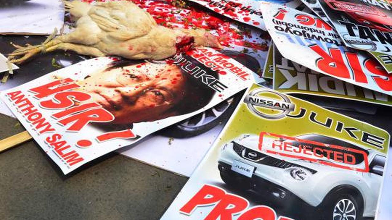Protes Juke, massa gelar aksi potong ayam putih