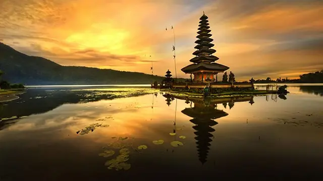 5 Tempat Ibadah Mengagumkan di Indonesia