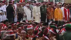 Panglima TNI, Jenderal Gatot Nurmantyo bersama Kapolri, Jenderal Tito Karnavian dan Sejumlah Tokoh Lintas Agama menghadiri kegiatan Silaturahmi Nusantara Bersatu, di Monas, Jakarta, Rabu (30/11). (Liputan6.com/Johan Tallo)