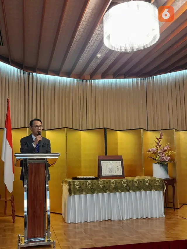 Dubes Jepang dalam Upacara Penghargaan Dr. Dino