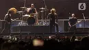Penampilan grup band asal  Amerika As I Lay Dying saat tampil dalam Festival musik hammersonic 2024 di Pantai Carnaval Ancol, Jakarta, Minggu (5/5/2024). (Liputan6.com/Herman Zakharia)