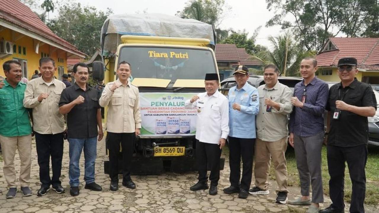 Pemprov Jambi Salurkan 10,1 Ton Bantuan Beras Korban Banjir Sarolangun: Wujud Kepedulian Pemerintah