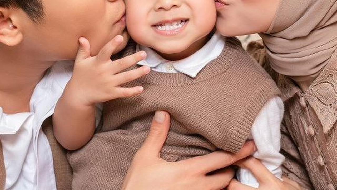 Intip Pemotretan Terbaru Keluarga Pasangan Lesti Kejora dan Rizky Billar, Ekspresi Lucu Baby L Bikin Salfok