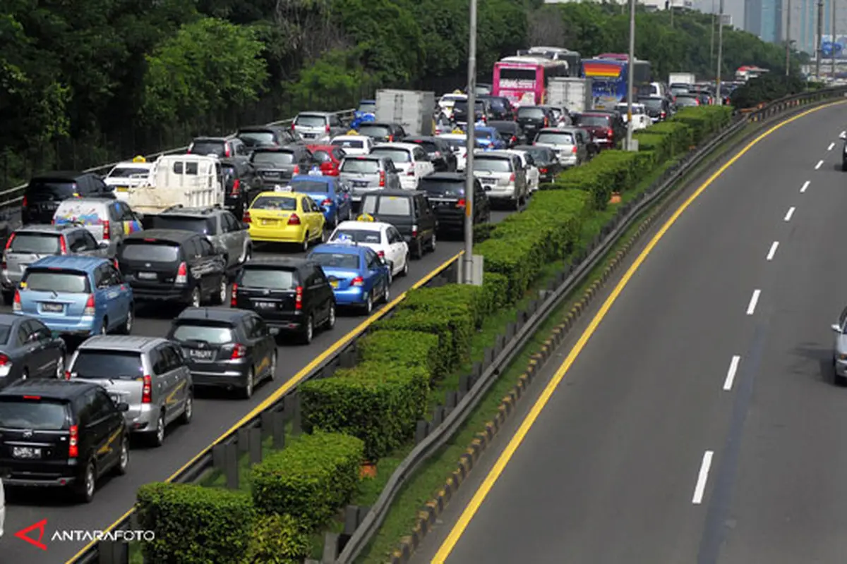jalan-tol130408c.jpg