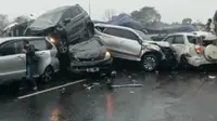 Kecelakaan beruntun di Tol Cipularang KM 92. (Ist)