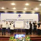 Deklarasi Gotong Royong menghadapi PPKM Darurat tersebut ditandai dengan pembacaan bersama deklarasi dan dilanjutkan penandatanganan deklarasi oleh Menaker Ida Fauziah, Kadin, Apindo, dan Serikat Buruh.