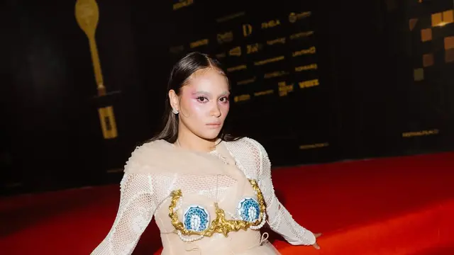 Aurora Ribero Curi Atensi di FFI 2025 Lewat Tren Bleached Brows yang Bikin Look-nya Makin Futuristik