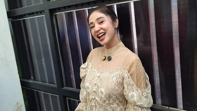 Dewi Perssik