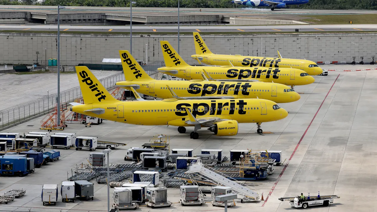 Pesawat-pesawat Spirit Airlines terparkir di Bandara Internasional Fort Lauderdale-Hollywood