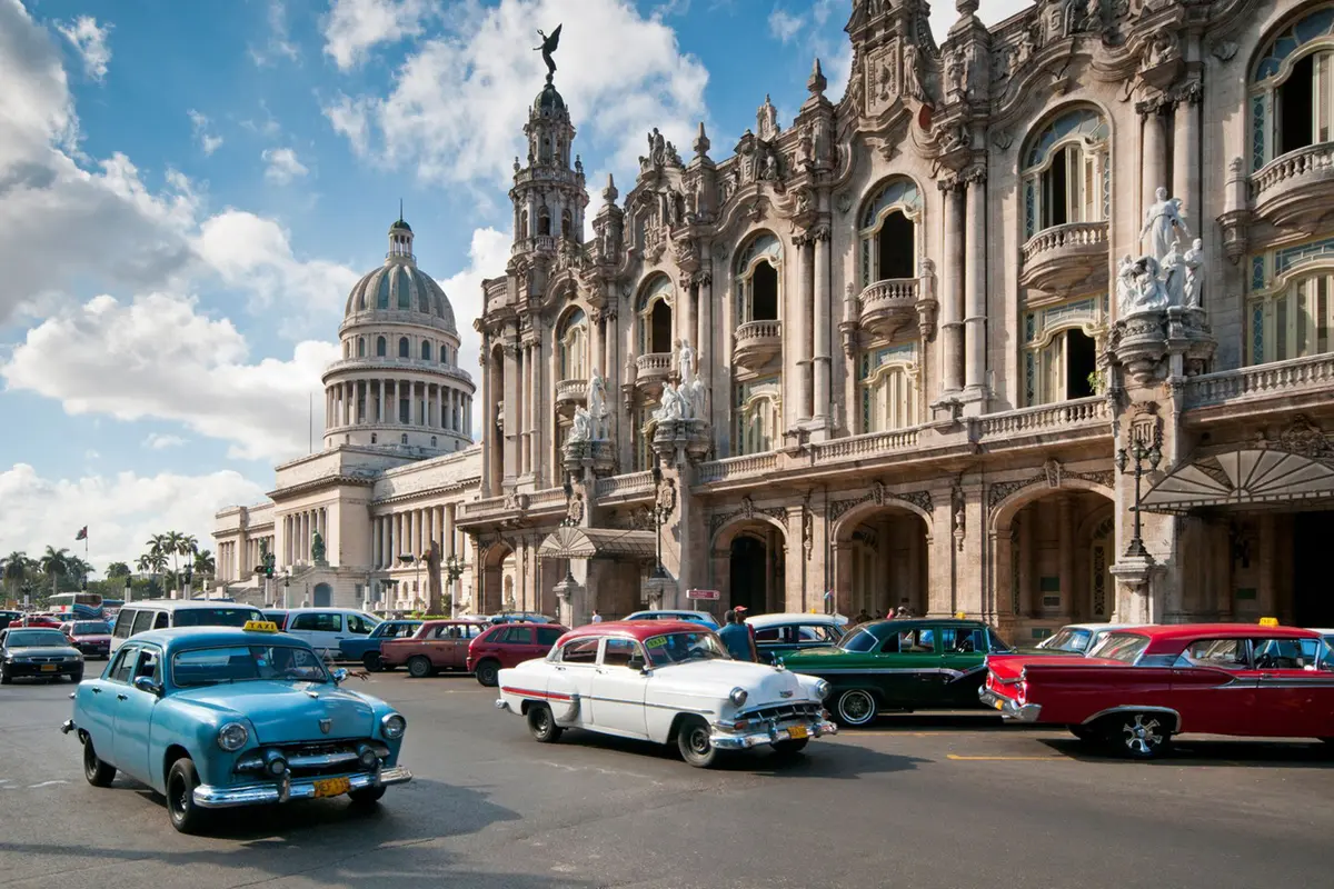 Terhipnotis Nuansa Tahun 60-an di kota Havana, Kuba