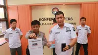 Polda Kepulauan Riau menangkap satu pelaku penyebaran berita bohong atau hoaks terkait isu virus Corona atau Covid-19.