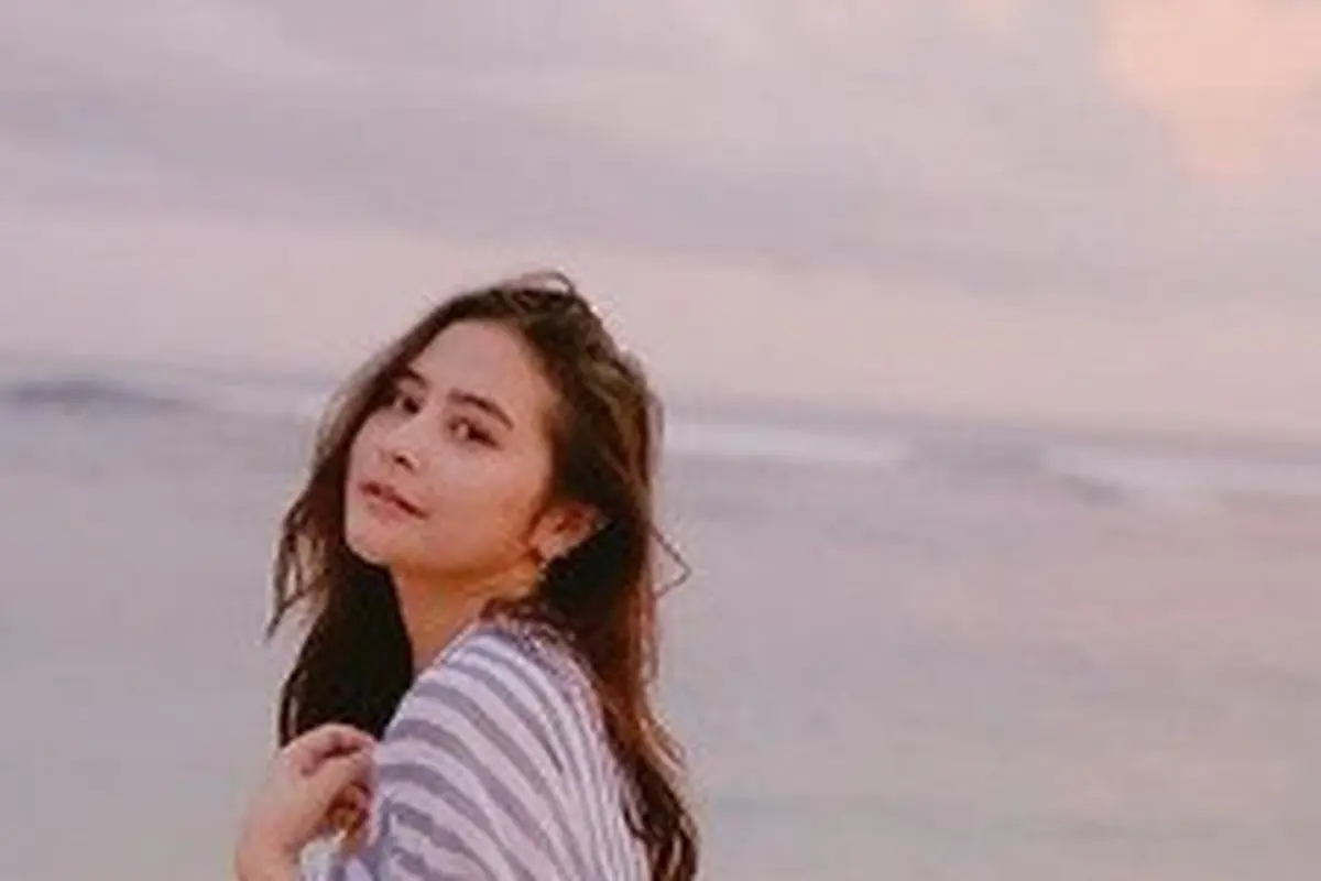 Tas favorit Prilly Latuconsina