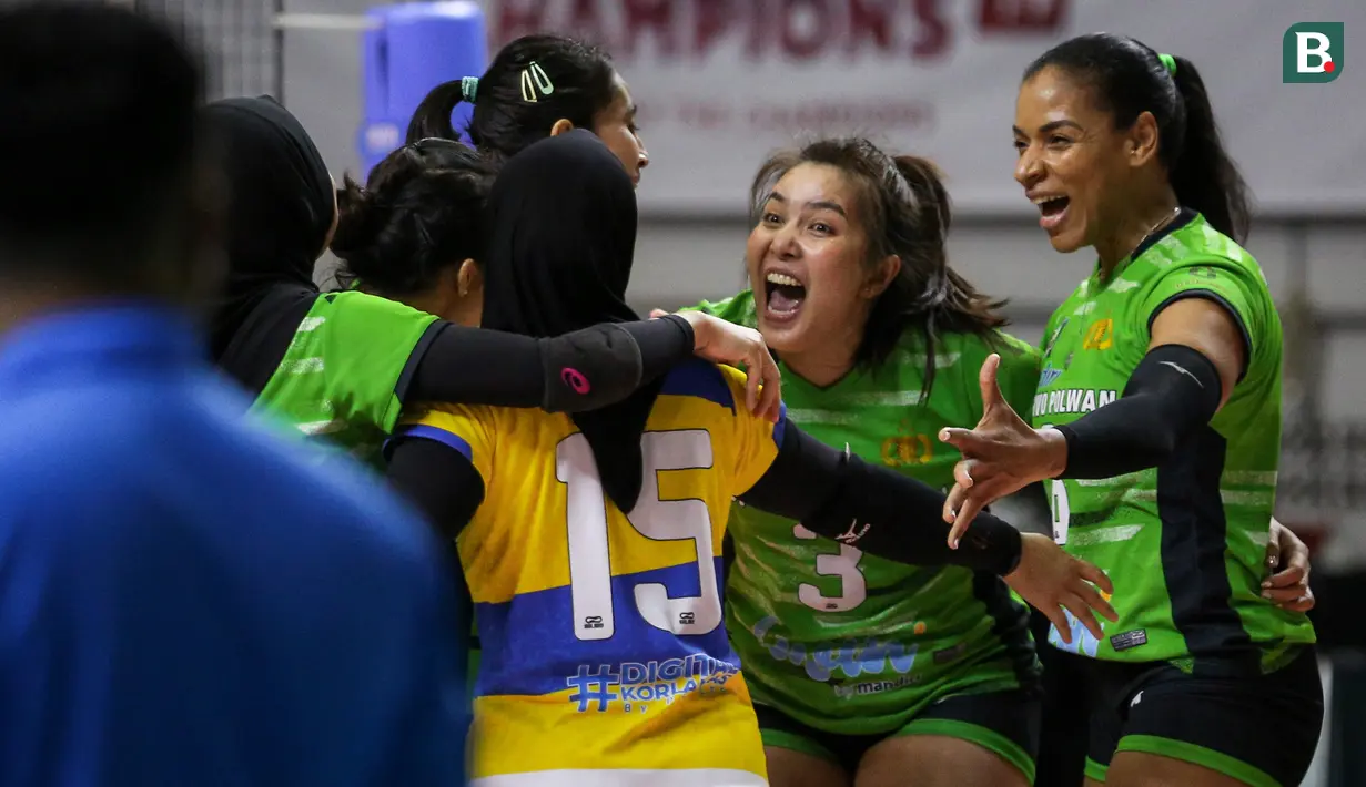 Jakarta Mandiri Popsivo Polwan berhasil menyegel peringkat ketiga dalam grand final PLN Mobile Proliga 2022, Sabtu (26/3/2022) di Padepokan Voli Jenderal Polisi Kunarto, Sentul. Mereka menang 3-1 (25-22, 13-25, 25-21 dan 25-22) atas Jakarta Pertamina Fastron. (Bola.com/Bagaskara Lazuardi)