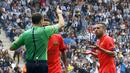 Jordi Alba mendapatkan kartu merah pada menit ke-54 (REUTERS/Gustau Nacarino).