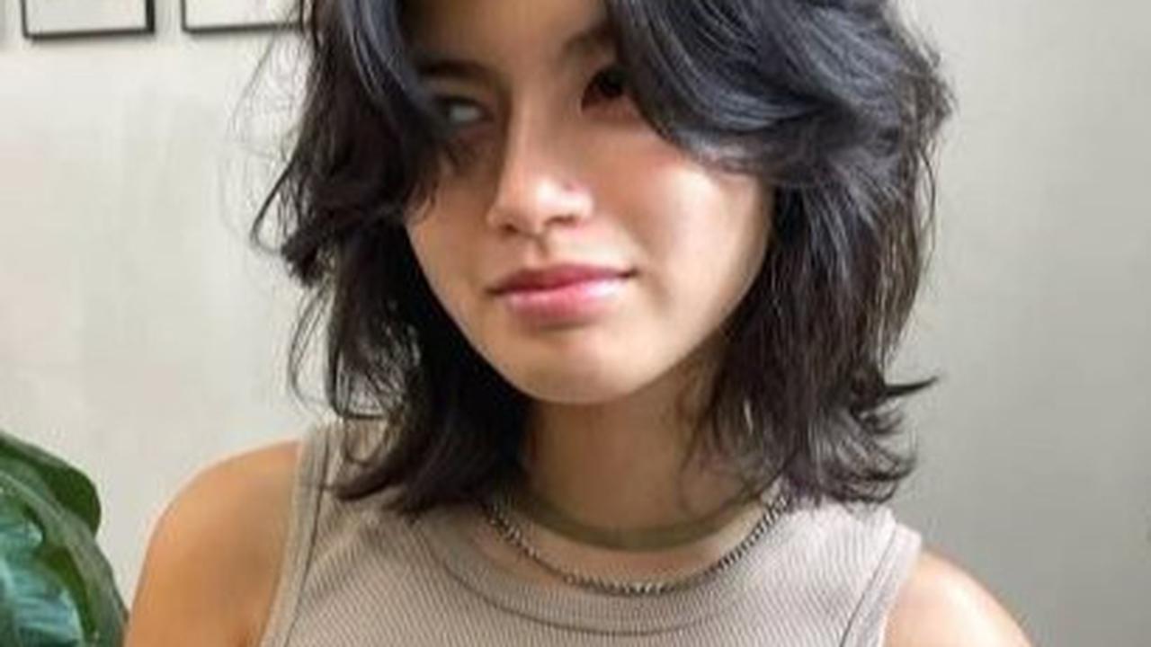 Gaya Rambut Wolf Cut Kembali Hits! Ini 5 Variasi Tampilannya yang Wajib Dicoba