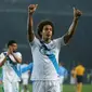 Zenit's Belgian midfielder Axel Witsel celebrates at the of the UEFA Europa League round of 16 football match Torino Vs Zenit on March 19, 2015 at the "Olympic Stadium" in Turin. AFP PHOTO / MARCO BERTORELLO 