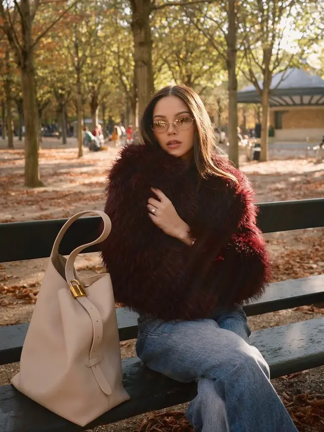 6 Inspirasi Busana Red Burgundy yang Jadi Tren 2024, dari Jennifer Coppen, Alyssa Daguise, hingga Mikha Tambayong