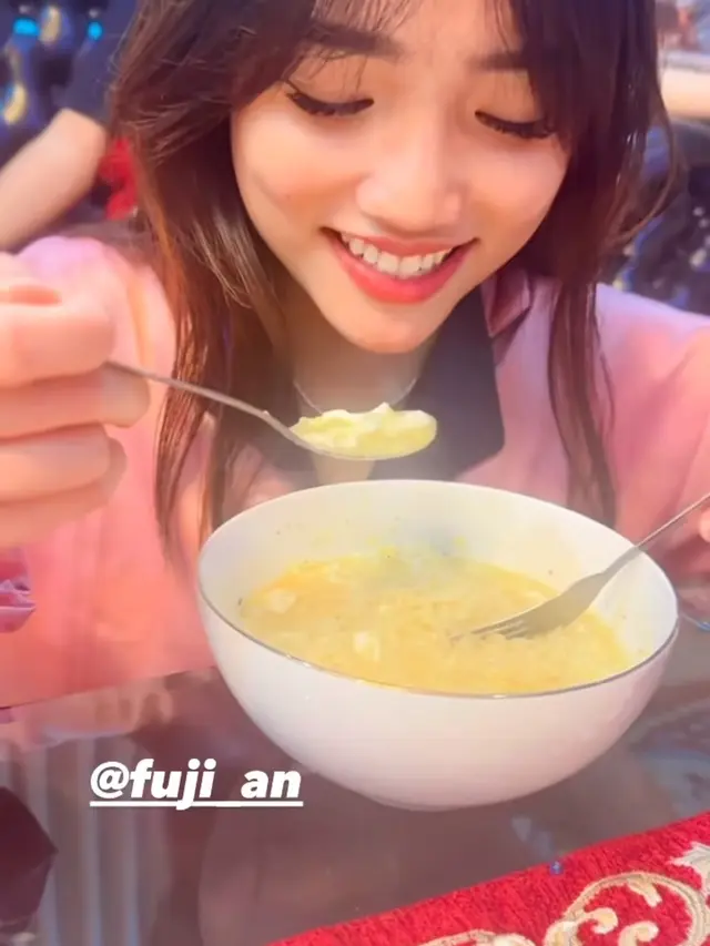 Menu sahur artis. [Foto: Instagram/fuji_an]