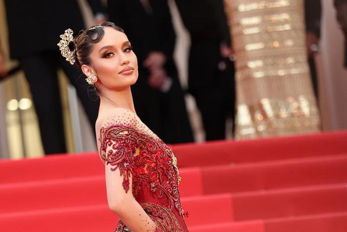 Gaya Berbatik Cinta Laura di ASEAN Inclusive Growth Summit 2025